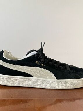Puma Suede Classic Black/White Sneakers | US 9